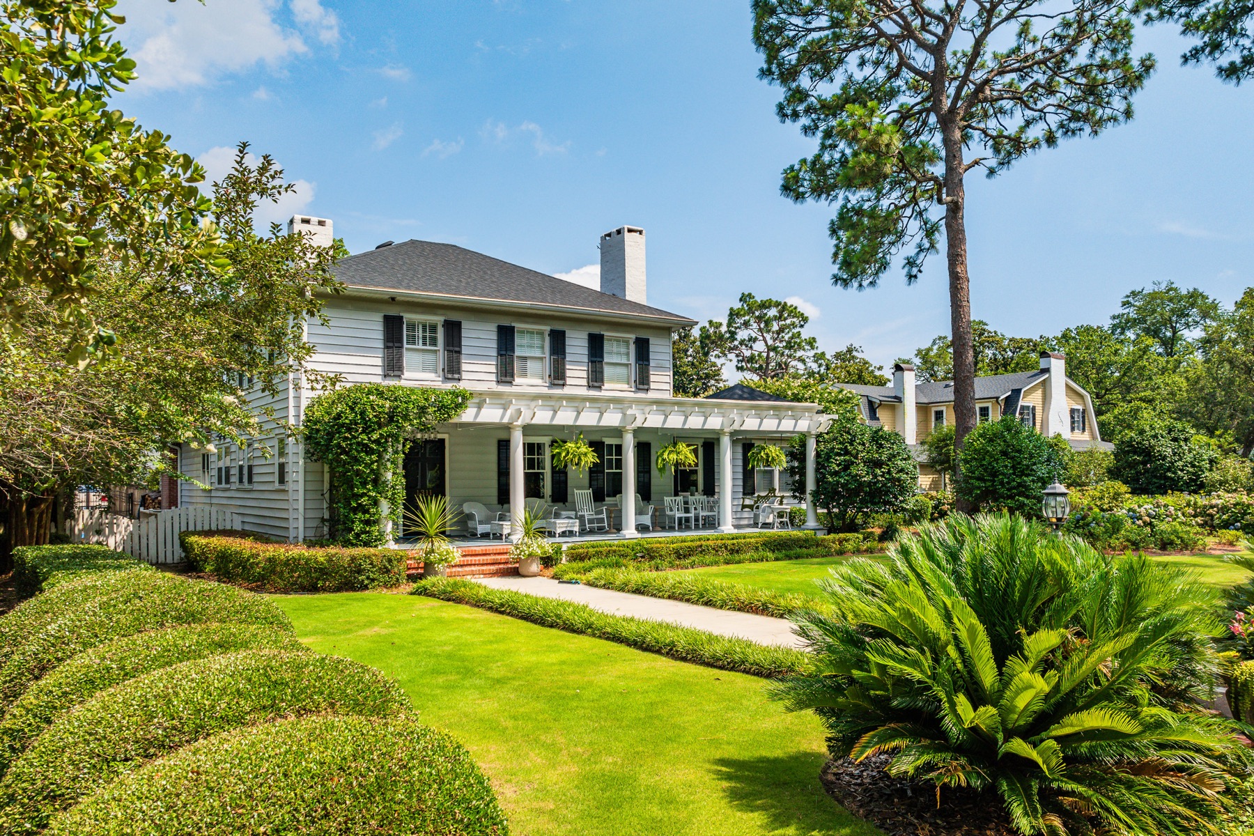 Residential elevation for a builder
